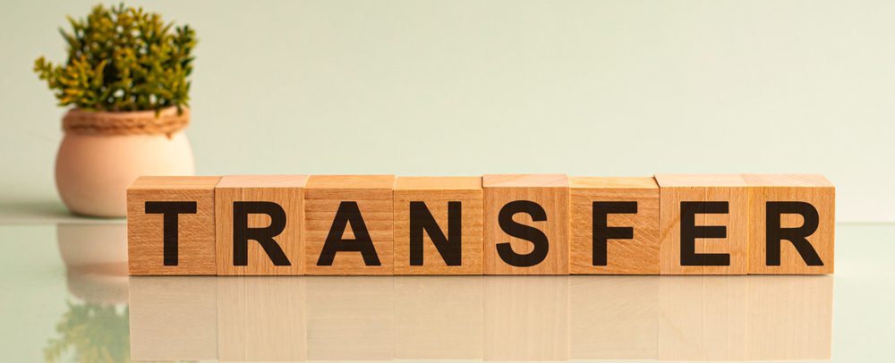 transferir empleados del estado de la empresa